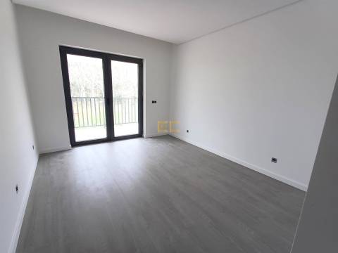 Moradia T4 Nova, para venda na Figueira da Foz- Tavarede!