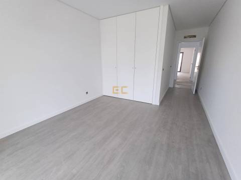 Moradia T4 Nova, para venda na Figueira da Foz- Tavarede!