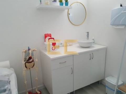 Loja com vitrine, para venda na Figueira da Foz- Buarcos!