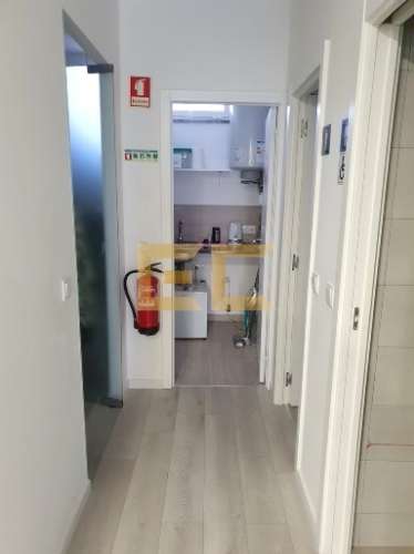 Loja com vitrine, para venda na Figueira da Foz- Buarcos!