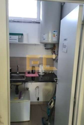 Loja com vitrine, para venda na Figueira da Foz- Buarcos!