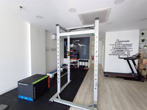 Loja com vitrine, para venda na Figueira da Foz- Buarcos!