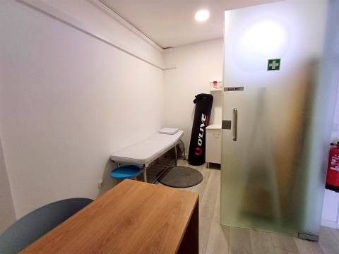 Loja com vitrine, para venda na Figueira da Foz- Buarcos!