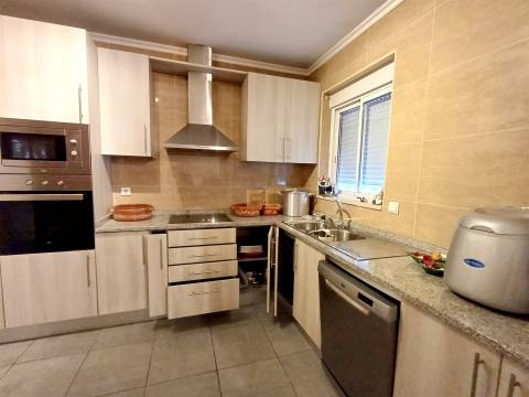 Moradia T8, com piscina e terreno, para venda na Figueira da Foz - São Pedro- Gala!