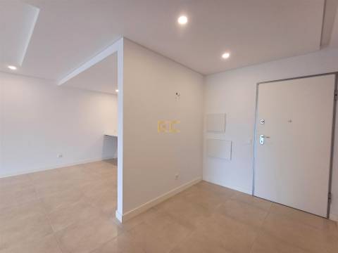 Apartamento T3 novo, com garagem, para venda na Figueira da Foz- Buarcos!