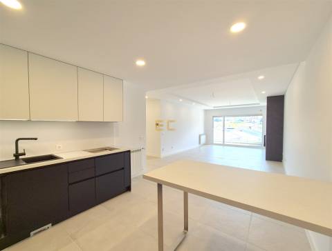 Apartamento T3 novo, com garagem, para venda na Figueira da Foz- Buarcos!