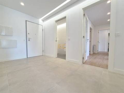 Apartamento T3 novo, com garagem, para venda na Figueira da Foz- Buarcos!