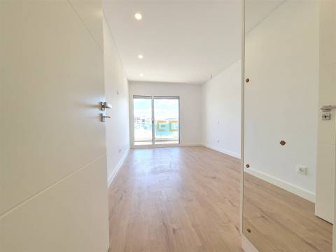 Apartamento T3 novo, com garagem, para venda na Figueira da Foz- Buarcos!