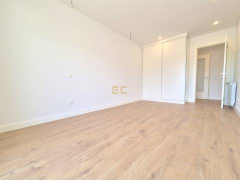 Apartamento T3 novo, com garagem, para venda na Figueira da Foz- Buarcos!