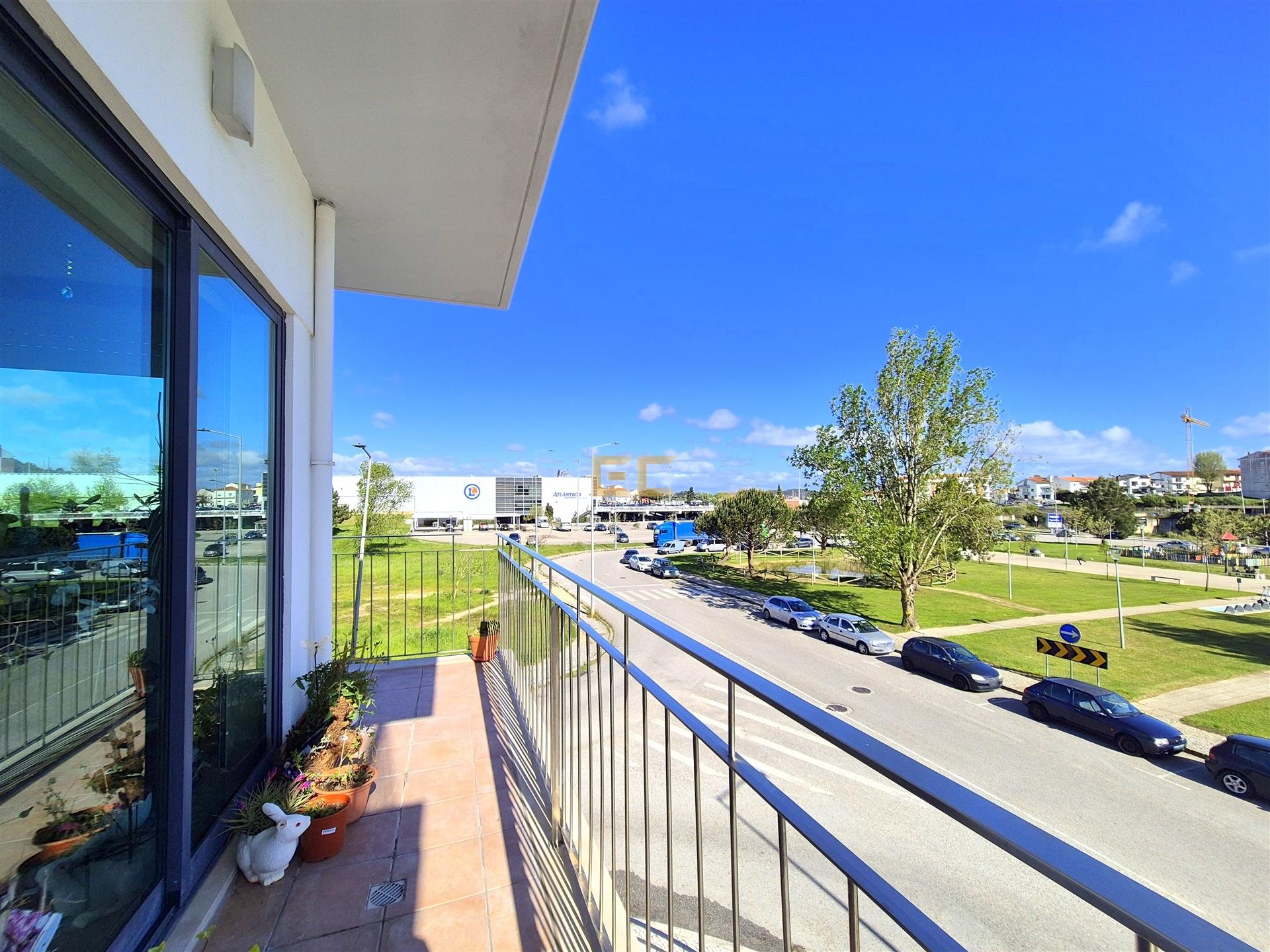 Apartamento T4 com garagem, para venda na Figueira da Foz- Quinta da Borloteira!