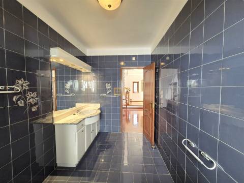 Moradia T5 no centro da cidade, para venda na Figueira da Foz!