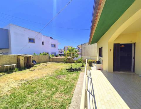 Moradia T5 no centro da cidade, para venda na Figueira da Foz!