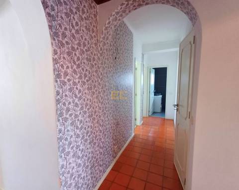 Apartamento T4 usado, com garagem e arrumo, em Tavarede- Figueira da Foz!