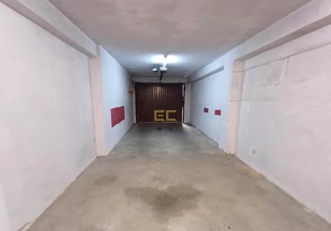 Apartamento T4 usado, com garagem e arrumo, em Tavarede- Figueira da Foz!