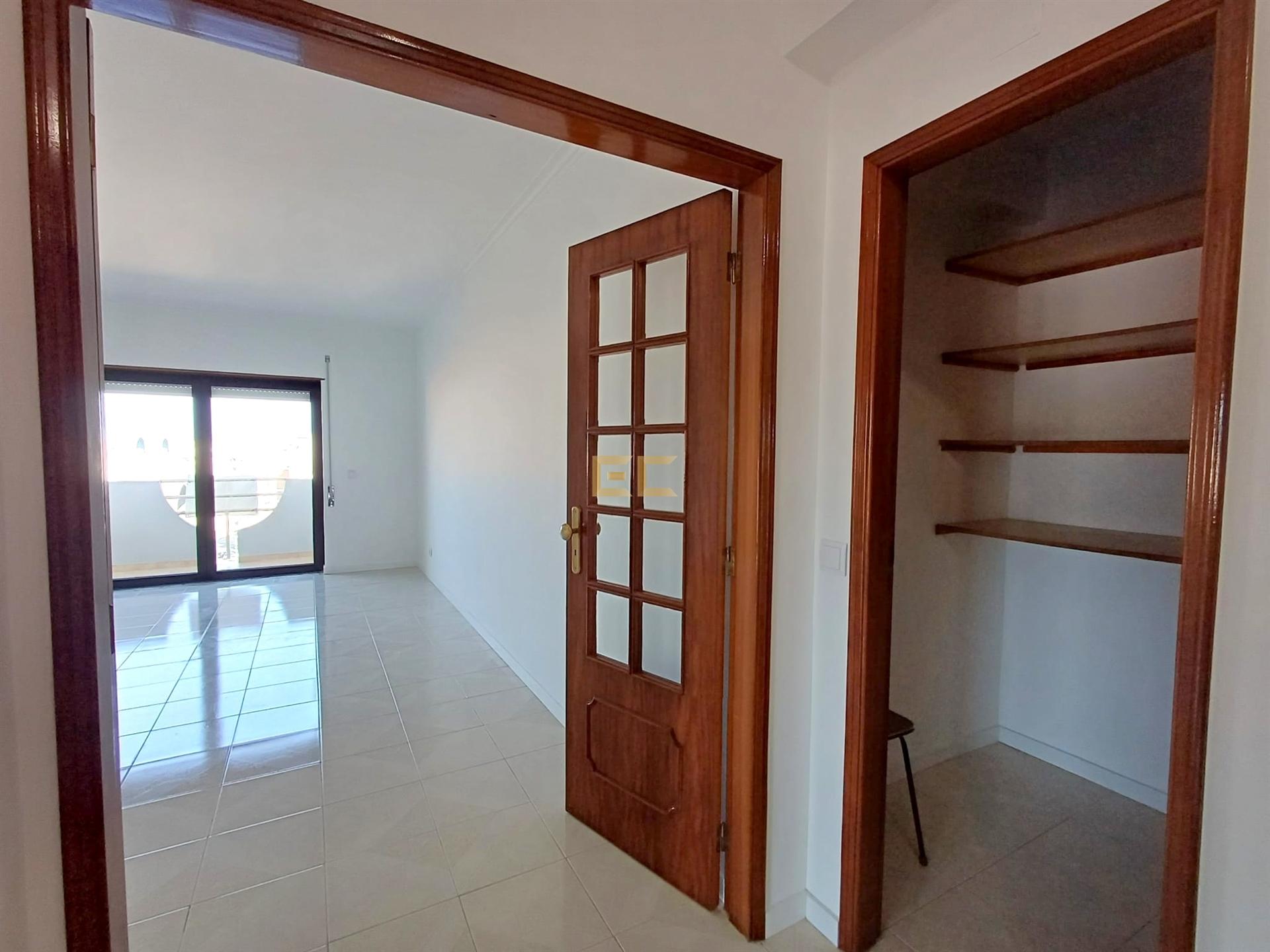 Apartamento T3, com garagem, para venda na Figueira da Foz- Alto do Forno!