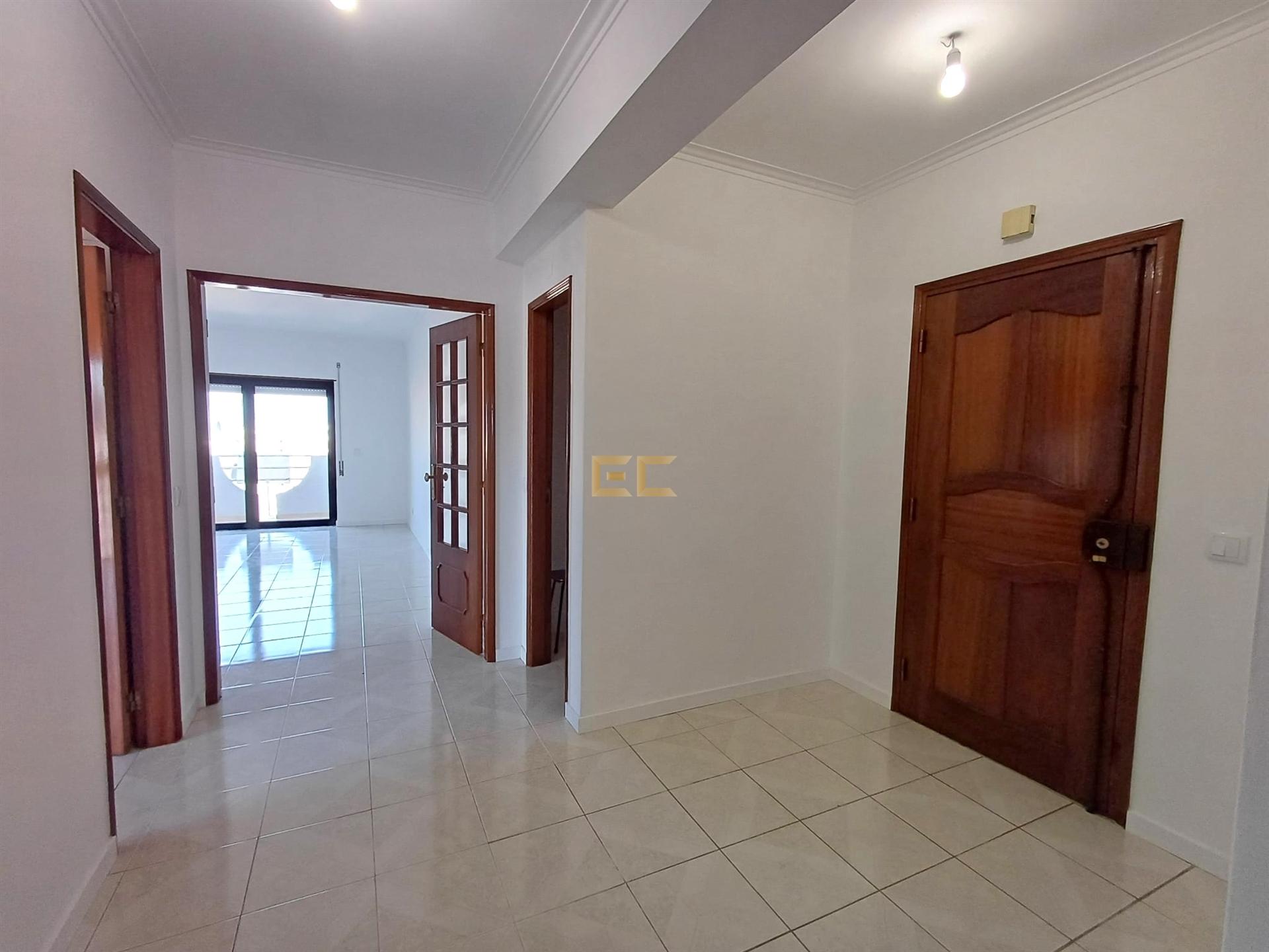 Apartamento T3, com garagem, para venda na Figueira da Foz- Alto do Forno!