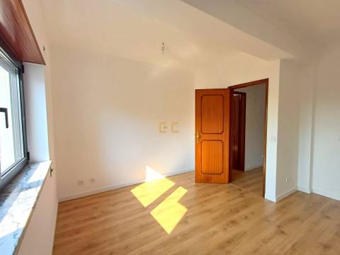 Apartamento T3, com garagem, para venda na Figueira da Foz- Alto do Forno!