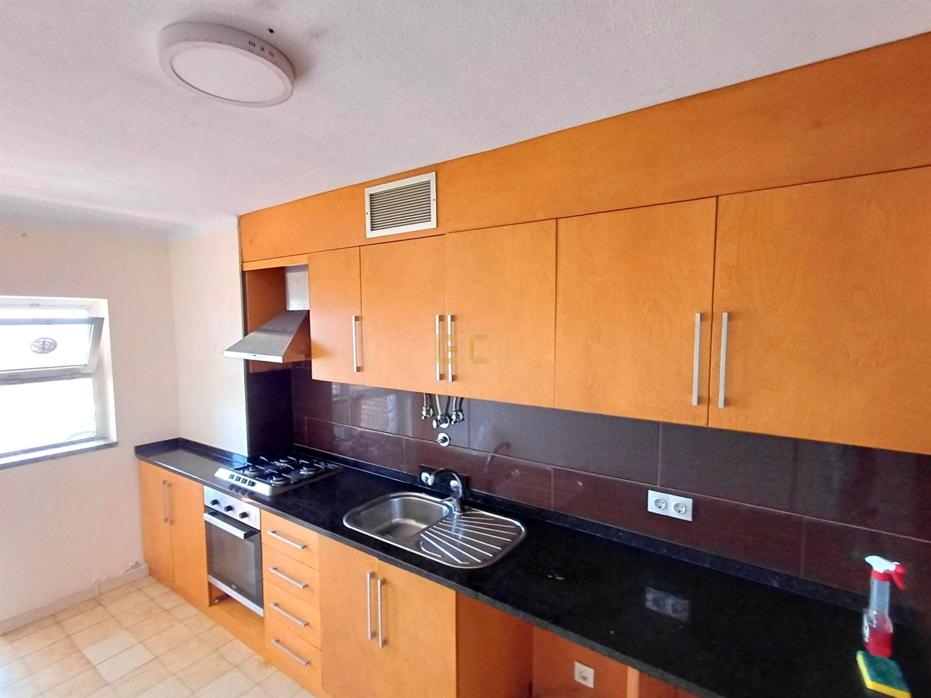 Apartamento T4 usado, para venda em Buarcos,  Alto do Forno- Figueira da Foz!