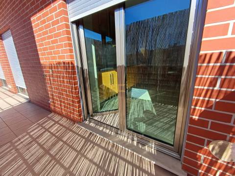 Apartamento T4 para para venda na Cerâmica!