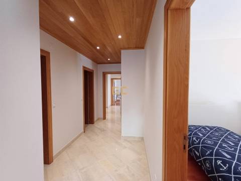 Apartamento T4 para para venda na Cerâmica!