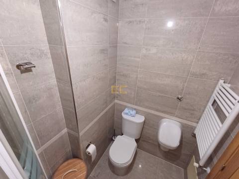 Apartamento T4 para para venda na Cerâmica!