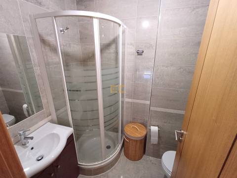 Apartamento T4 para para venda na Cerâmica!