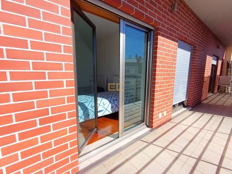 Apartamento T4 para para venda na Cerâmica!