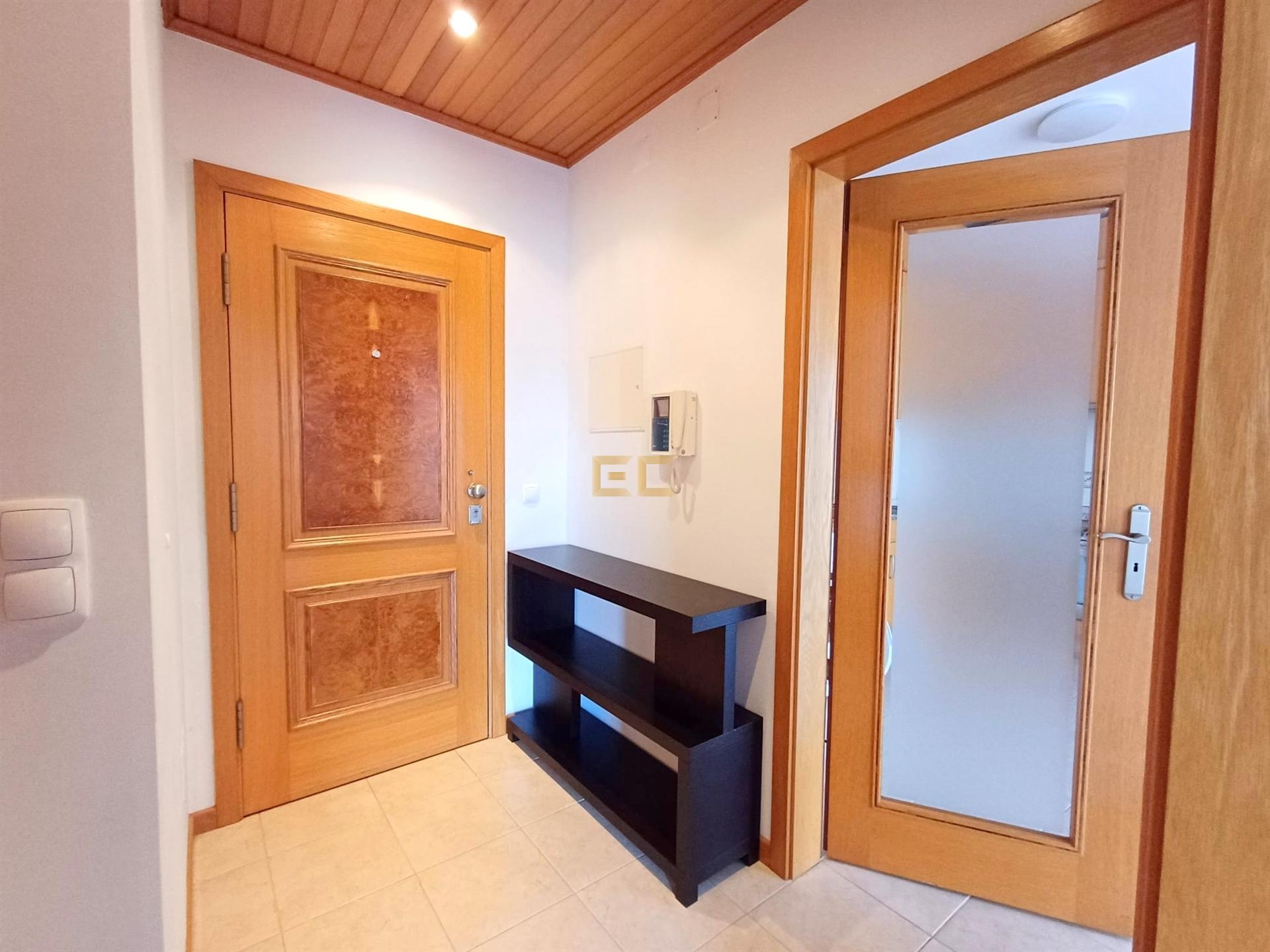 Arrenda-se Apartamento T1 mobilado, em Tavarede- Figueira da Foz!