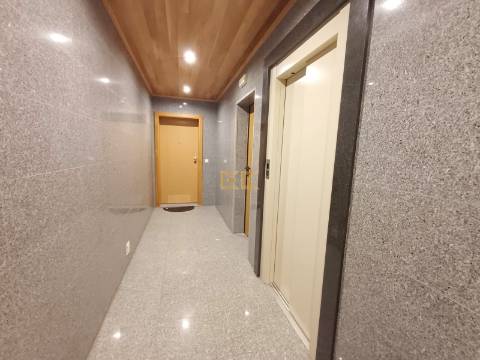 Apartamento T3, com garagem em Buarcos- Quinta da Cerâmica!