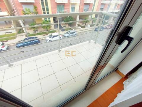 Apartamento T3, com garagem em Buarcos- Quinta da Cerâmica!