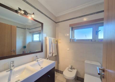 Apartamento T3, com garagem em Buarcos- Quinta da Cerâmica!