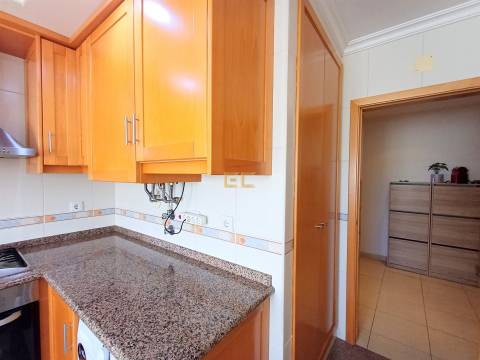 Apartamento T2, com garagem e arrumo, em Tavarede- Figueira da Foz!