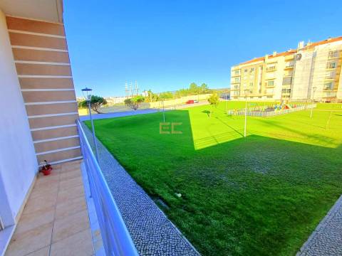 Apartamento T2, com garagem e arrumo, em Tavarede- Figueira da Foz!