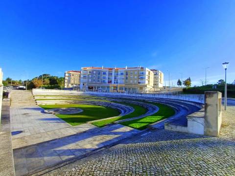 Apartamento T2, com garagem e arrumo, em Tavarede- Figueira da Foz!