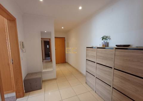 Apartamento T2, com garagem e arrumo, em Tavarede- Figueira da Foz!