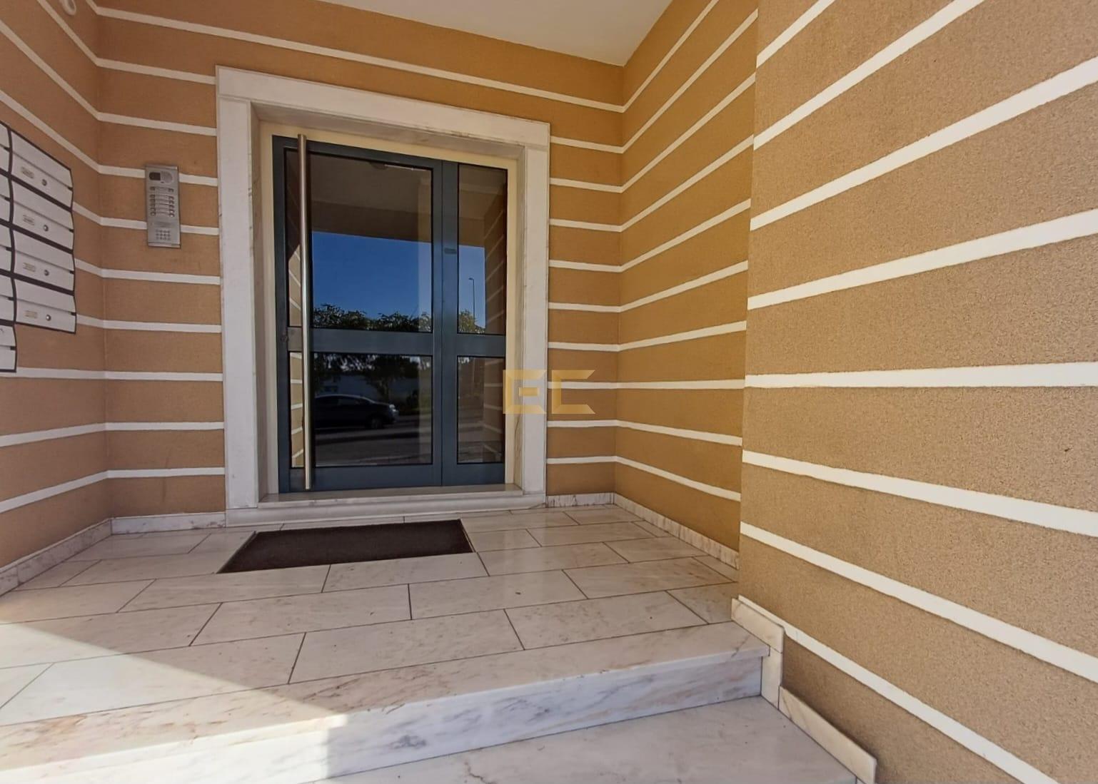 Apartamento T2, com garagem e arrumo, em Tavarede- Figueira da Foz!