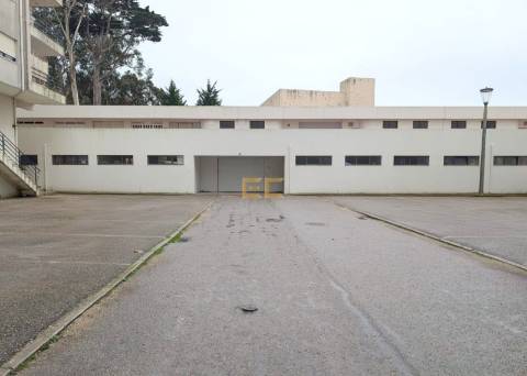 Garagem para venda nas Abadias!