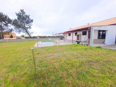 Moradia T3, com piscina e terreno - Bom Sucesso!