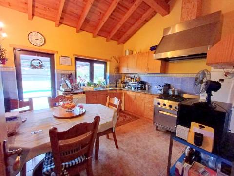 Moradia T3, com piscina e terreno - Bom Sucesso!