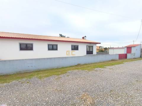 Moradia T3, com piscina e terreno - Bom Sucesso!