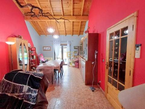 Moradia T3, com piscina e terreno - Bom Sucesso!