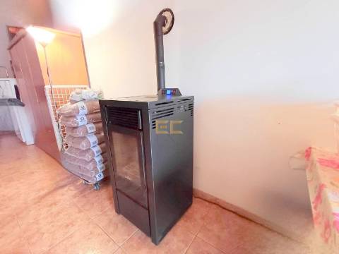 Moradia T3, com piscina e terreno - Bom Sucesso!