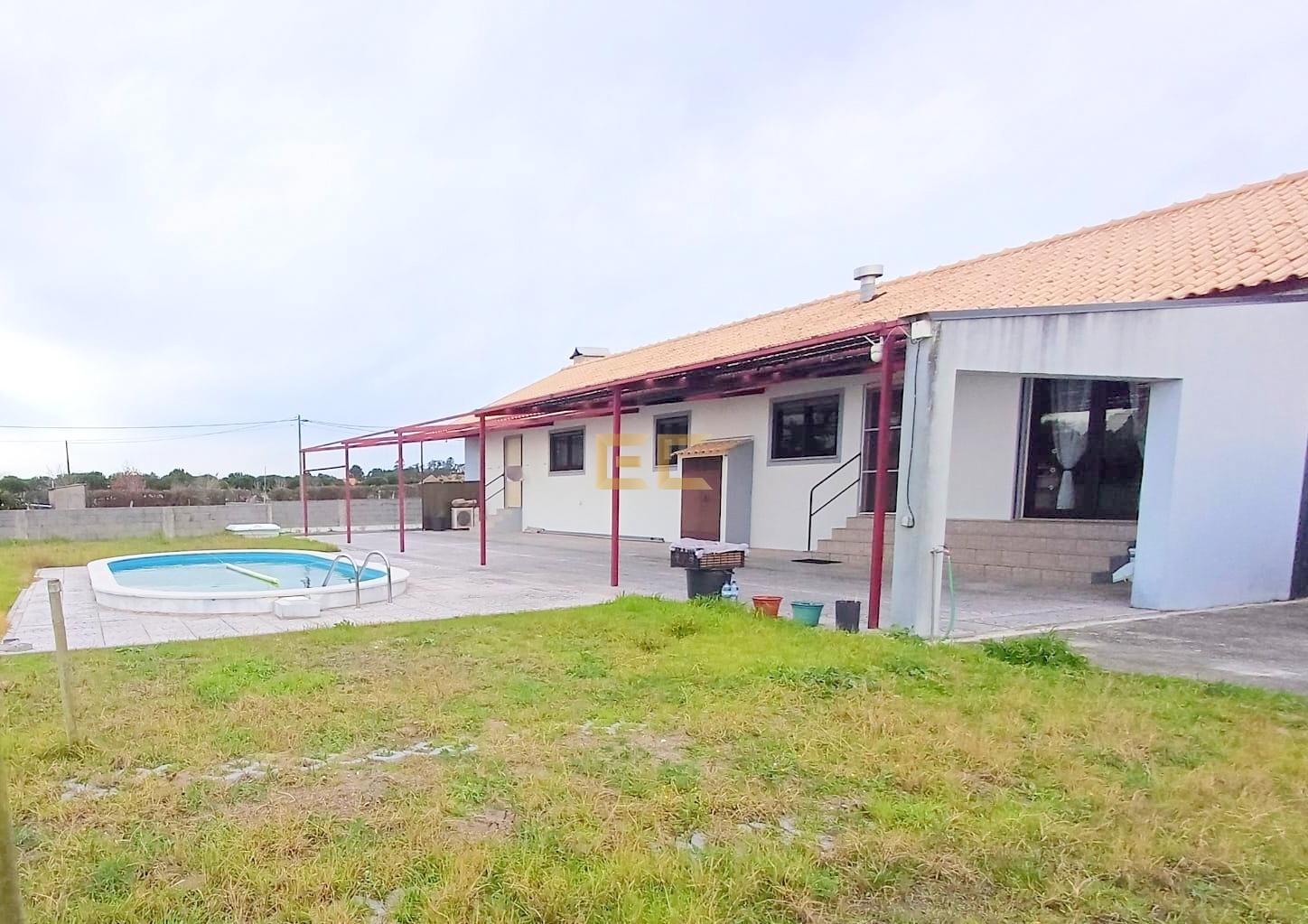 Moradia T3, com piscina e terreno - Bom Sucesso!