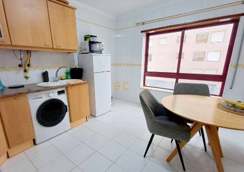 T1 Kitchenette, para venda – Abadias!