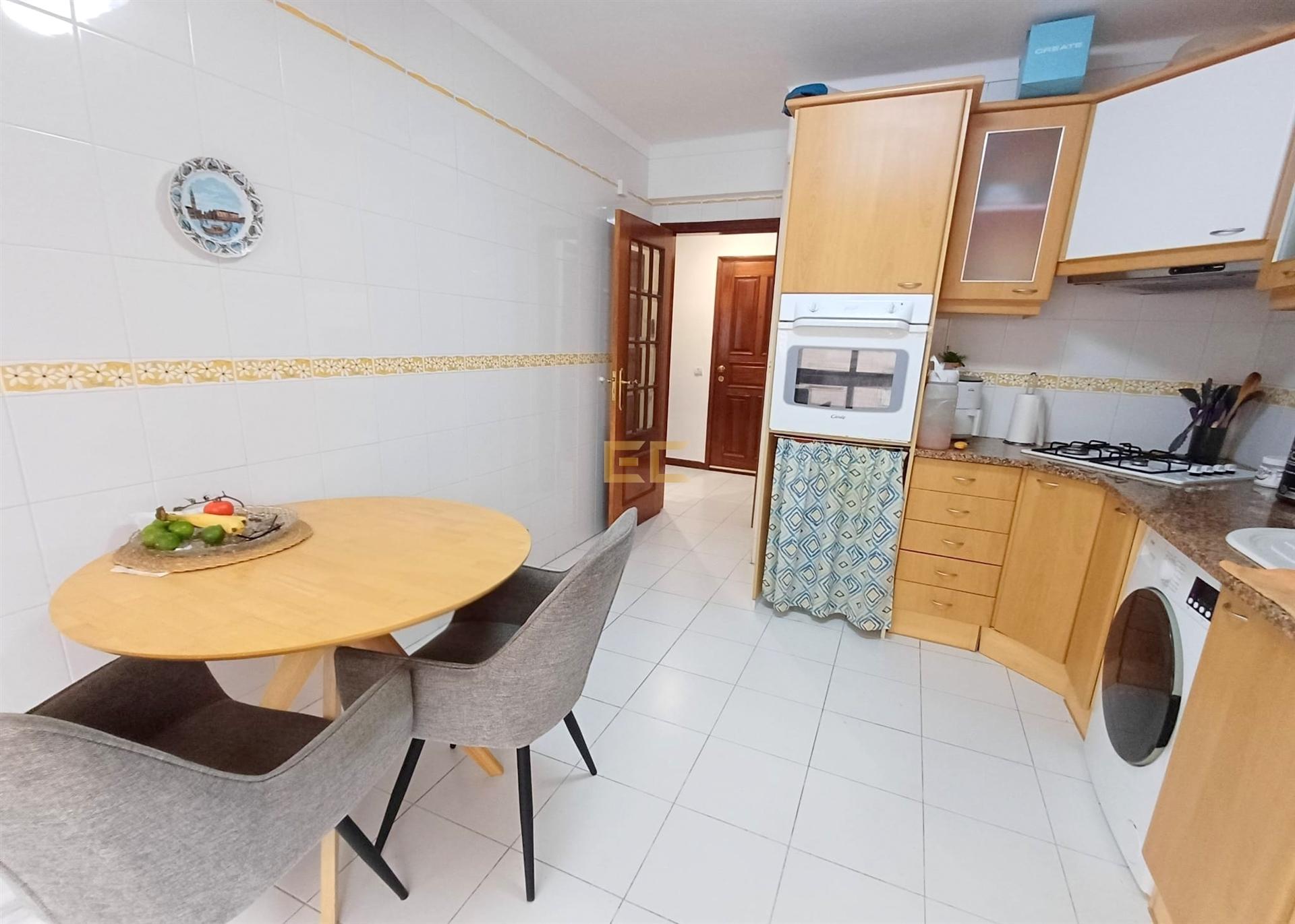 T1 Kitchenette, para venda – Abadias!