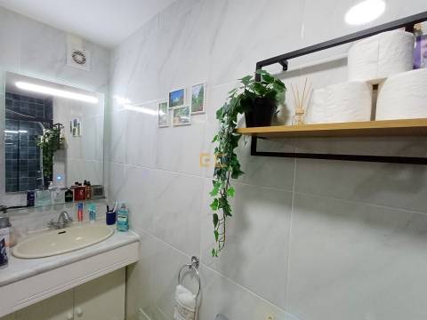 Apartamento T1K, com garagem, para venda - Praia de Buarcos!