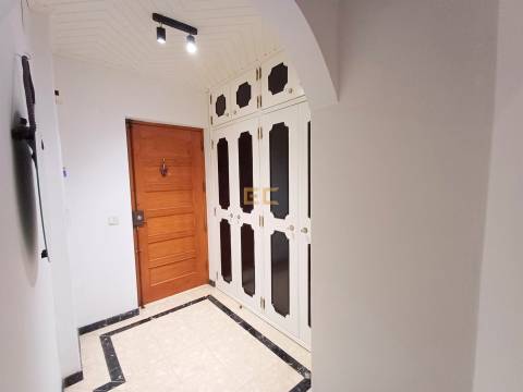 Apartamento T1K, com garagem, para venda - Praia de Buarcos!