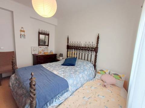 Apartamento T2, com garagem- Alto do Forno!