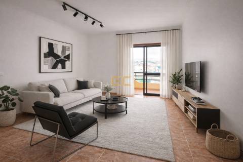 Apartamento T2, com garagem- Alto do Forno!