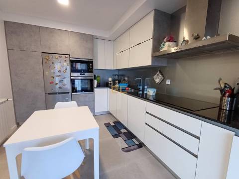 Apartamento T1, com Garagem, para venda - Quinta da Borloteira / Figueira da Foz